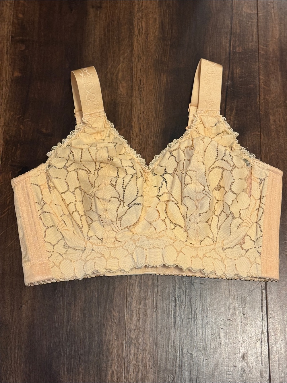 Himone Lace Support Bra in Light Peach Size M NWOT